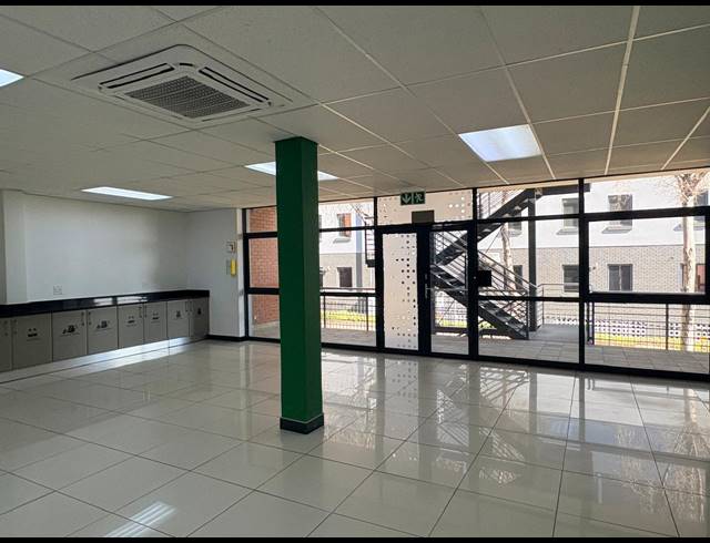 424M² OFFICE TO LET IN MIDRIDGE PARK